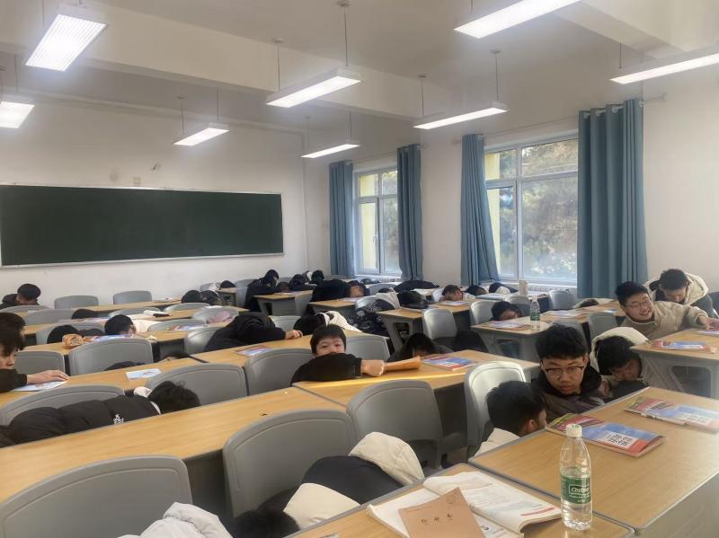 思想政治教育工作部地震演练简报​